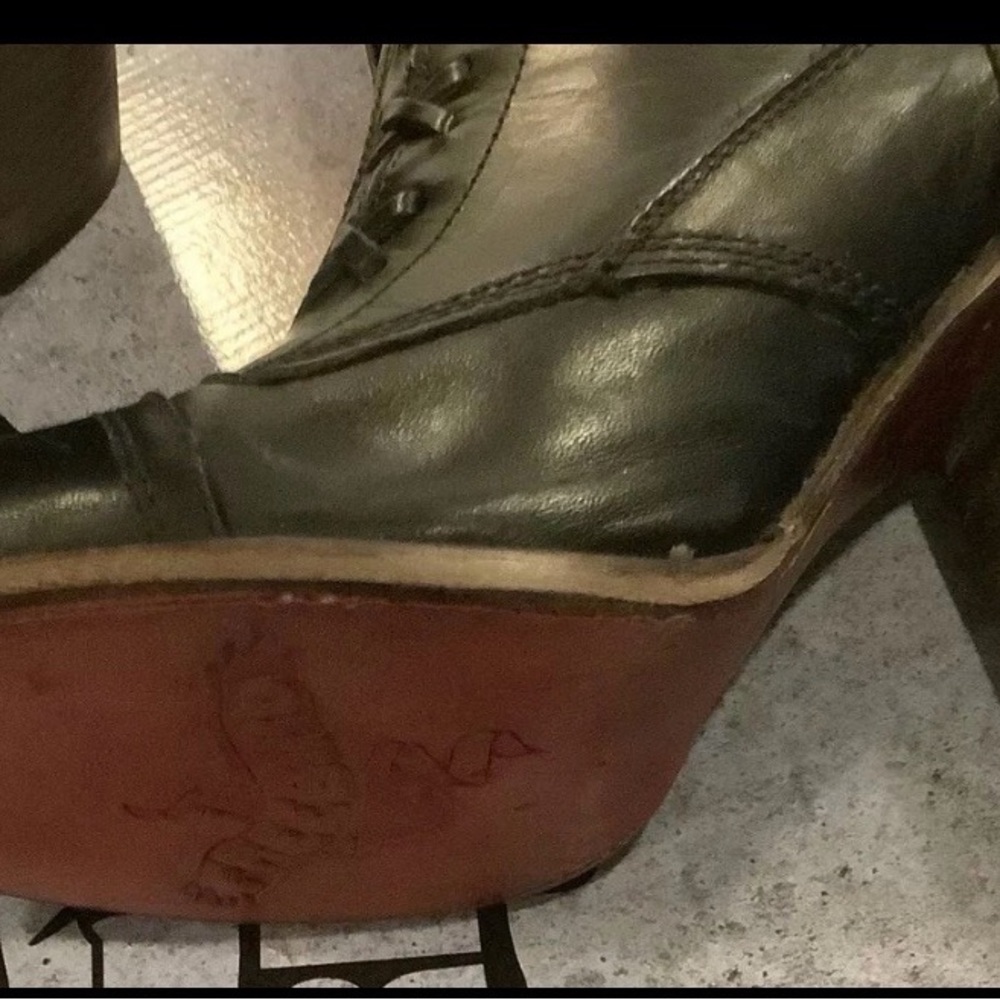 Freebird by Steven —- “Bailey” Black Lace Up Boots - Picture 4 of 7